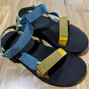 New! Teva Sandals – Size 7W – Multicolor Straps
